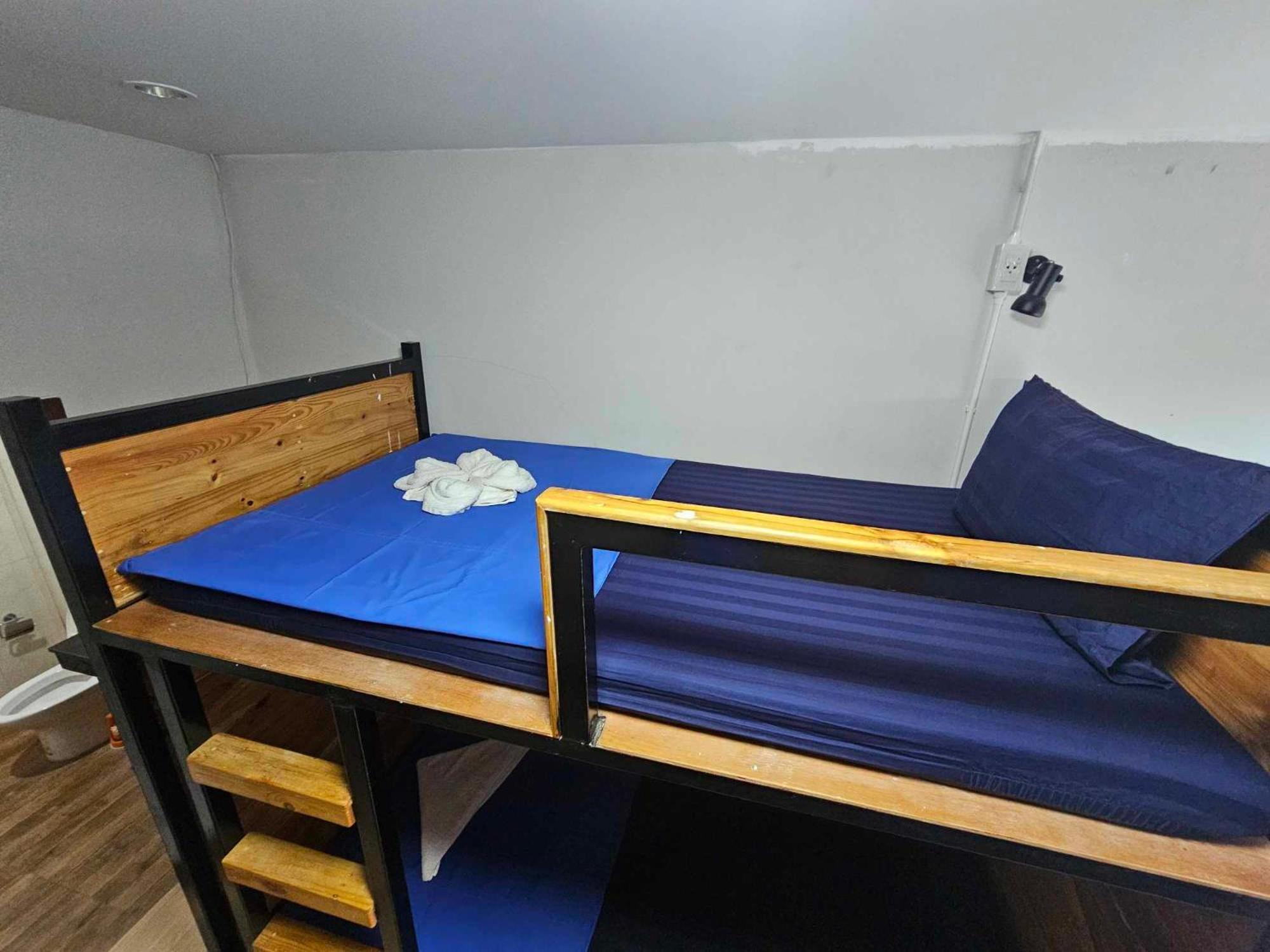 Eq Hostel Thongsala Exterior photo